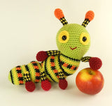 Amigurumi Apple worm